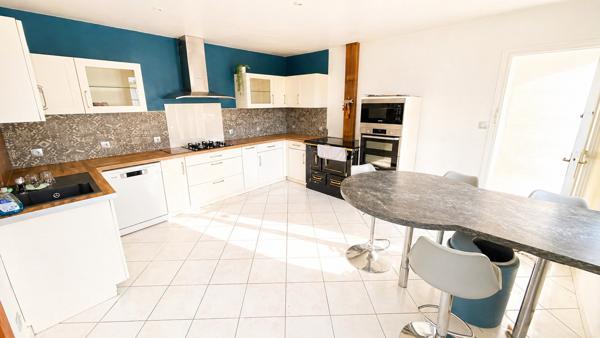 Barentin (76360) propriété au calme avec plus de 6000 m2 de terrain