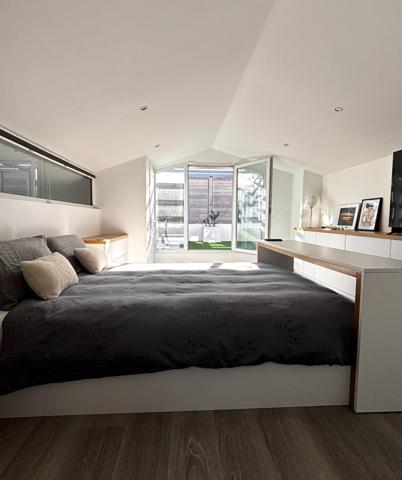 DUPLEX  EN DERNIER ÉTAGE AVEC TERRASSES & VUE MER