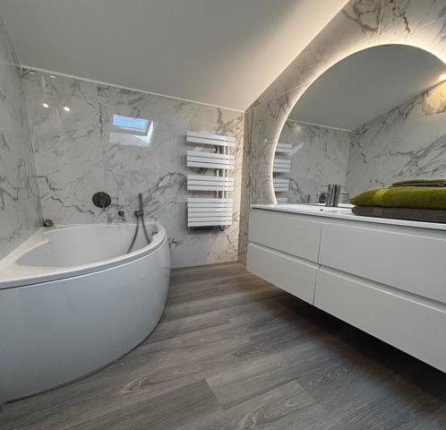 DUPLEX  EN DERNIER ÉTAGE AVEC TERRASSES & VUE MER