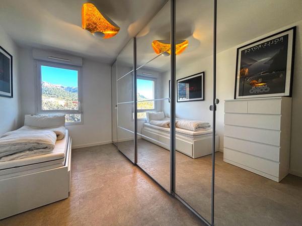 DUPLEX  EN DERNIER ÉTAGE AVEC TERRASSES & VUE MER