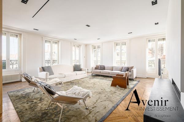 Lyon 2 Place des Jacobins - Appartement d'exception de 280m2 en dernier étage avec balcon - vue exceptionnelle Lyon Lyon 2 Place des Jacobins - Appartement d'exception de 280m2 en dernier étage avec balcon - vue exceptionnelle Lyon