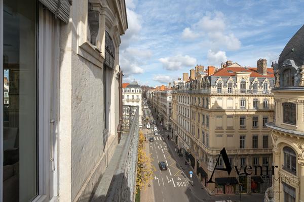 Lyon 2 Place des Jacobins - Appartement d'exception de 280m2 en dernier étage avec balcon - vue exceptionnelle Lyon Lyon 2 Place des Jacobins - Appartement d'exception de 280m2 en dernier étage avec balcon - vue exceptionnelle Lyon