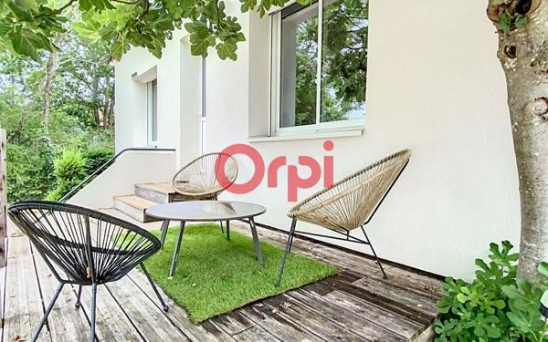 Maison à louer    3 pièces • 92 m2 Vendat