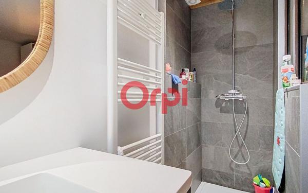 Maison à louer    3 pièces • 92 m2 Vendat