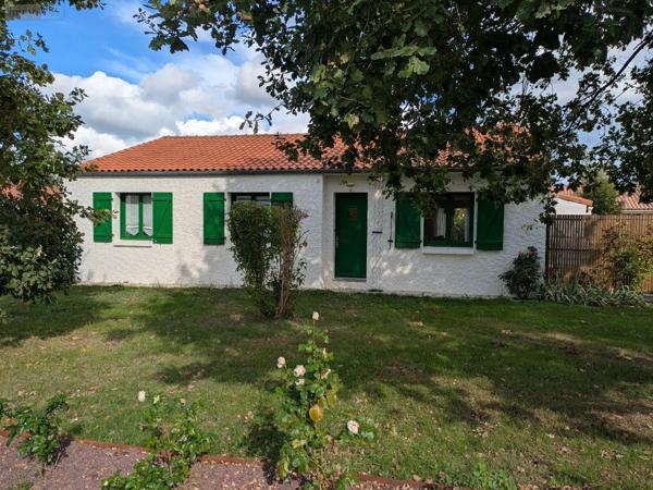 Achat - Maison Les Herbiers 85500 5 pièces 110 m 2 684 m 2