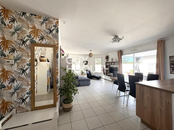 Maison à vendre 3 chambres + bureau de 94 m² avec jardin et garage