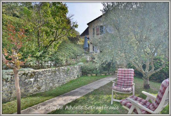 Maison en pierres rénovée, 3 chambres, studio indépendant, piscine, double garage sur 1450 M2