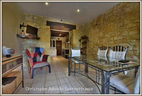 Maison en pierres rénovée, 3 chambres, studio indépendant, piscine, double garage sur 1450 M2