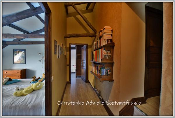 Maison en pierres rénovée, 3 chambres, studio indépendant, piscine, double garage sur 1450 M2