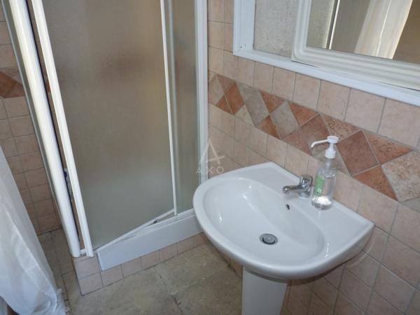 Dpt Gard (30) - Manduel - Maison de village 143M2 divisée en 2 appartements