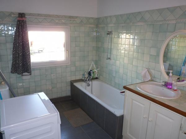 Dpt Gard (30) - Manduel - Maison de village 143M2 divisée en 2 appartements