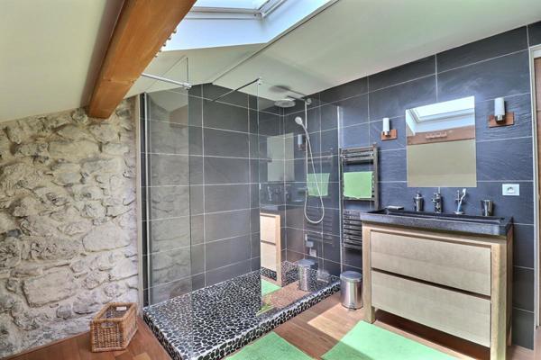 Maison de Ville 7P 210 m² avec jardinet + garage à CROLLES (38920)