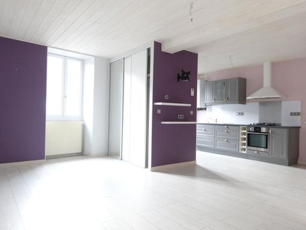 Maison - 7 pièces - 217 m²