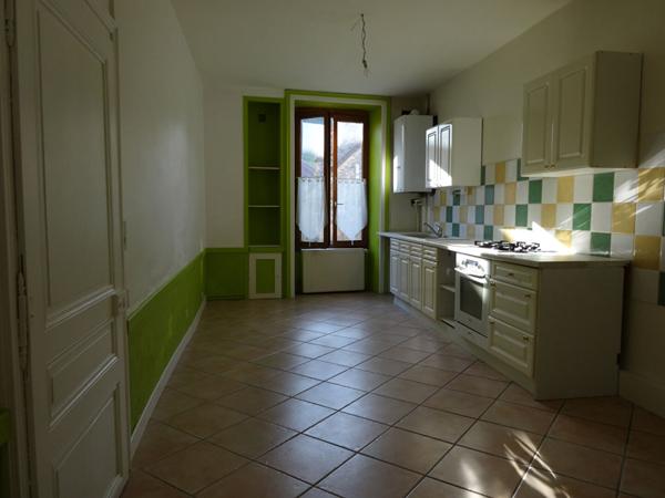 Maison - 7 pièces - 217 m²