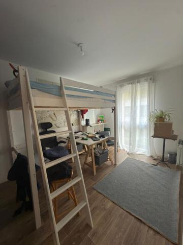 Bel appartement 3 pièces de 66 m² GARE SAINT-DENIS