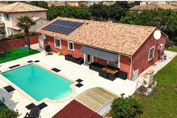 Maison avec piscine 3 chambres Secteur calme et recherché