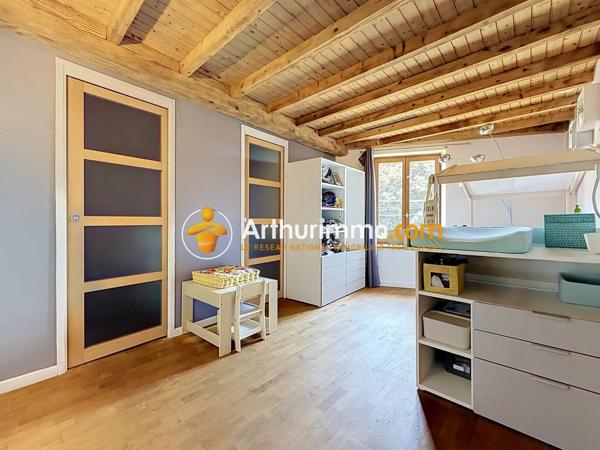 Vente                                                      Maison
                        
                     5 pièces                      155 m2                     à Bourgoin-Jallieu