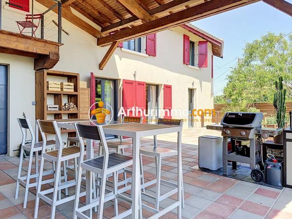 Vente                                                      Maison
                        
                     5 pièces                      155 m2                     à Bourgoin-Jallieu