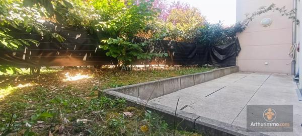 Vente                                                      Appartement
                        
                     2 pièces                      35 m2                     à Le Plessis-Pâté