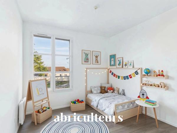 Appartement T3 Traversant Est/Ouest Très jolie Vue Résidence de standing à Survilliers