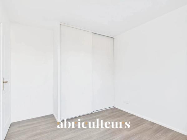 Appartement T3 Traversant Est/Ouest Très jolie Vue Résidence de standing à Survilliers