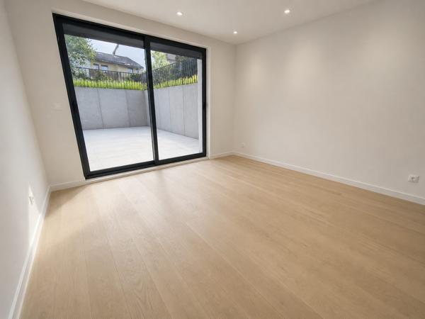 Appartement 4 pièces avec terrasse et jardin privatif