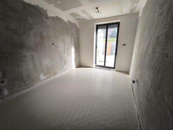 Appartement 4 pièces avec terrasse et jardin privatif