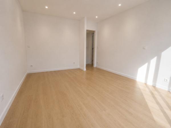 Appartement 4 pièces avec terrasse et jardin privatif