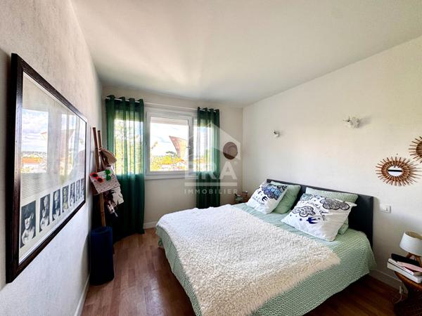 BEL APPARTEMENT T4 TRAVERSANT ET LUMINEUX DE 81 M² - ROYAN