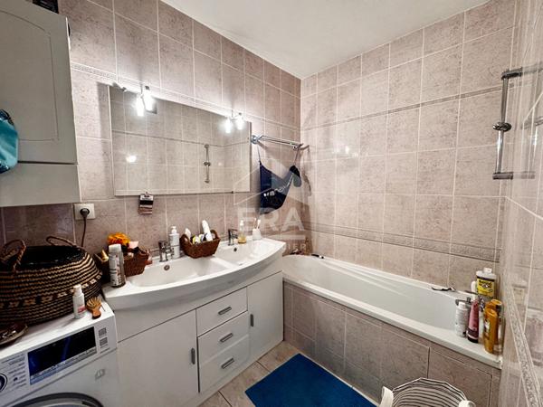 BEL APPARTEMENT T4 TRAVERSANT ET LUMINEUX DE 81 M² - ROYAN