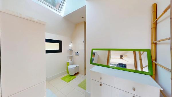 Location                                                      Maison
                        
                     6 pièces                      260 m2                     à Chevry-Cossigny