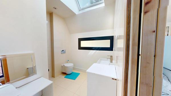 Location                                                      Maison
                        
                     6 pièces                      260 m2                     à Chevry-Cossigny