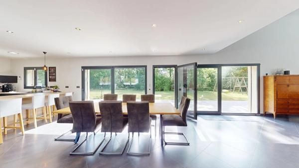 Location                                                      Maison
                        
                     6 pièces                      260 m2                     à Chevry-Cossigny