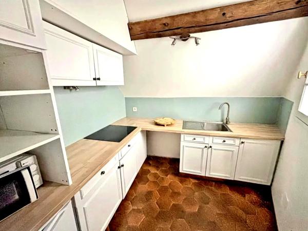 Location                                                      Appartement
                        
                     2 pièces                      44 m2                     à Houdan
