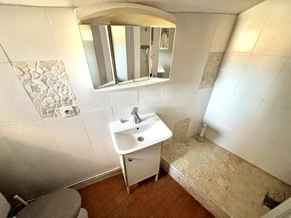 Location                                                      Appartement
                        
                     2 pièces                      44 m2                     à Houdan