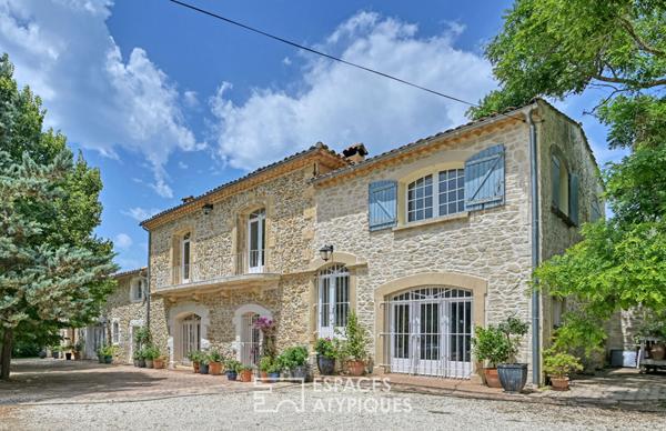 Mas de Caractère rénové sur domaine privé de 3,9 hectares