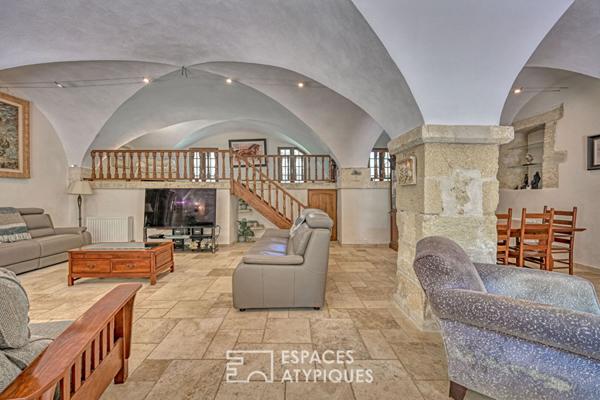 Mas de Caractère rénové sur domaine privé de 3,9 hectares