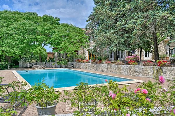 Mas de Caractère rénové sur domaine privé de 3,9 hectares