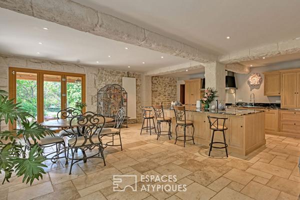 Mas de Caractère rénové sur domaine privé de 3,9 hectares