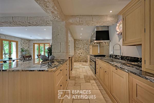 Mas de Caractère rénové sur domaine privé de 3,9 hectares