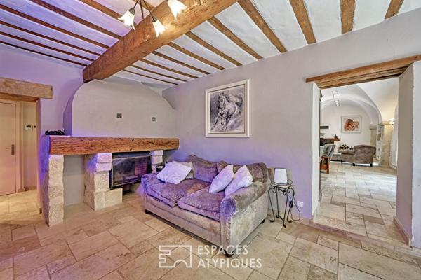 Mas de Caractère rénové sur domaine privé de 3,9 hectares