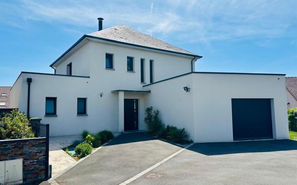 Maison à vendre    6 pièces •  Changé