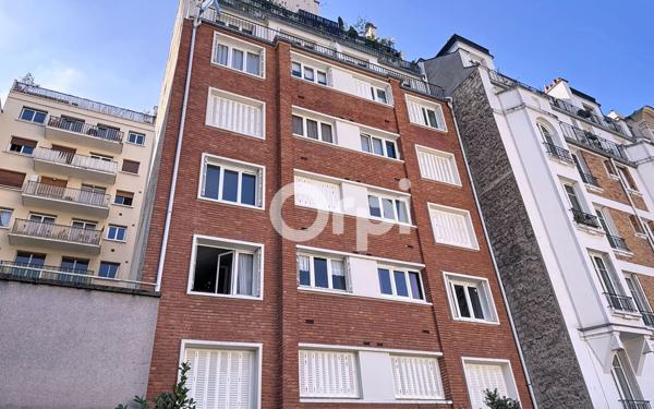 Appartement à vendre    3 pièces • 66,02 m2 Paris 15