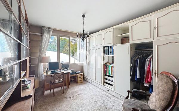 Appartement à vendre    3 pièces • 66,02 m2 Paris 15