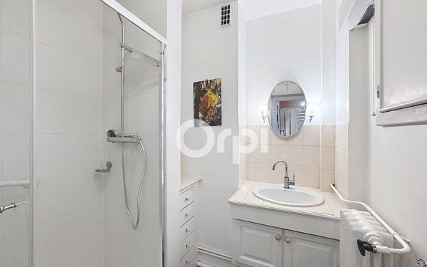 Appartement à vendre    3 pièces • 66,02 m2 Paris 15