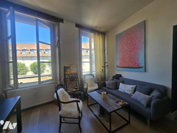 Appartement T3 de charme – Centre-ville de Besançon, Rue du Palais
