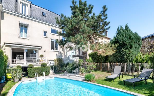 Maison à vendre    9 pièces • 233 m2 Limoges