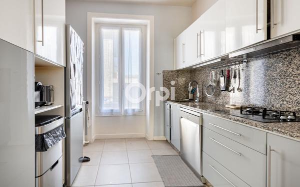 Maison à vendre    9 pièces • 233 m2 Limoges