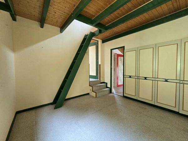 Maison d'architecte avec piscine et deux studios loués