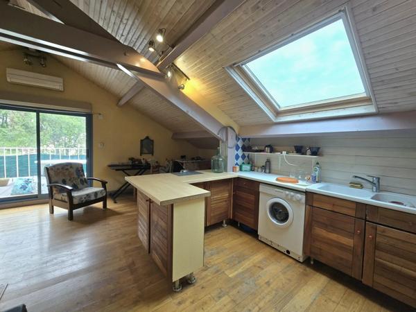 Maison d'architecte avec piscine et deux studios loués